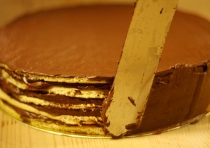 торт добош пошаговый рецепт 300x211 - Торт Добош - Императорский вкус! Как его приготовить?
